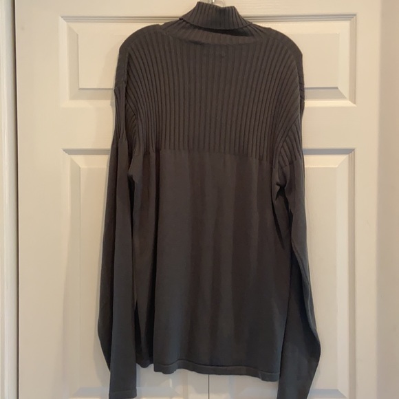 Claiborne Men’s Turleneck - Picture 4 of 5